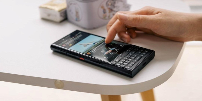 Újabb mobil jön a Blackberry rajongóinak