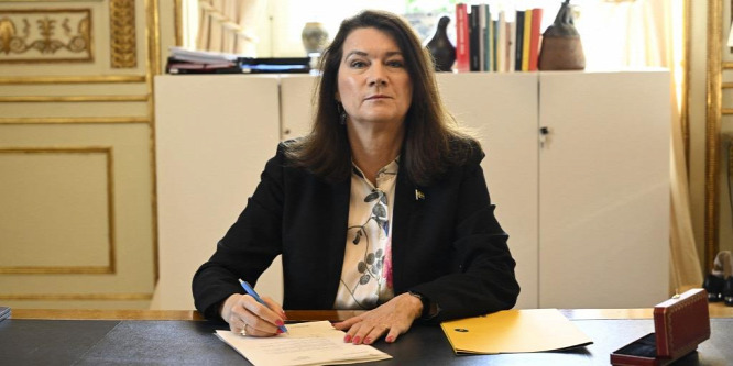 A svéd külügyminiszter aláírta Svédország hivatalos NATO-csatlakozási kérelmét