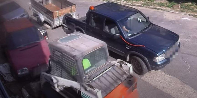 Így lopta ki az autókból a katalizátort az esztergomi banda – videó