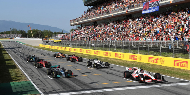 Mi derült ki az F1 láthatatlan versenyéből Barcelonában?