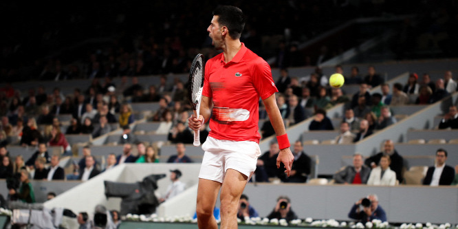 Novak Djokovic könnyedén jutott tovább a Roland Garroson