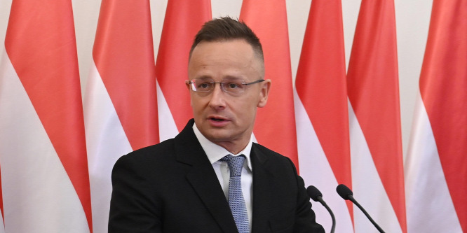 Szijjártó Péter: Zajlik az élet Európán kívül is