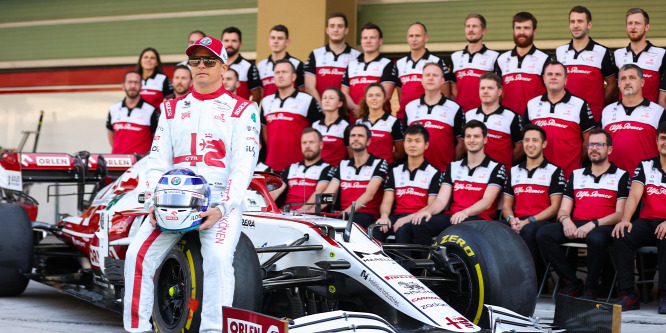 Räikkönen visszatér versenyezni, de csak egy futamra