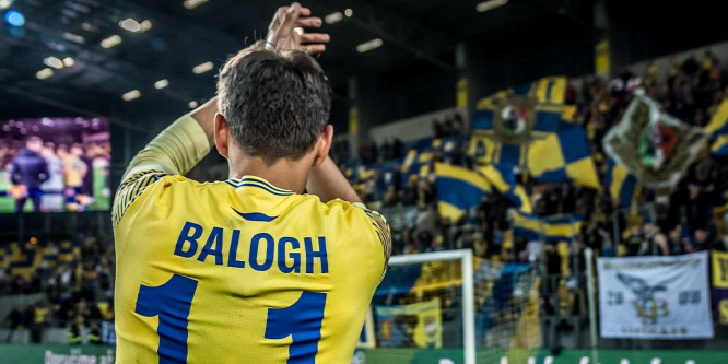 A nemrég még új Cavaniként emlegetett magyar válogatott focistát kirúgta a klubja az első csapat keretéből
