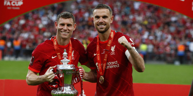 Még egy évig Liverpoolban marad a veterán focista