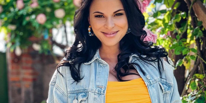 Próbára teszi a kánikula a várandós Nádai Anikót