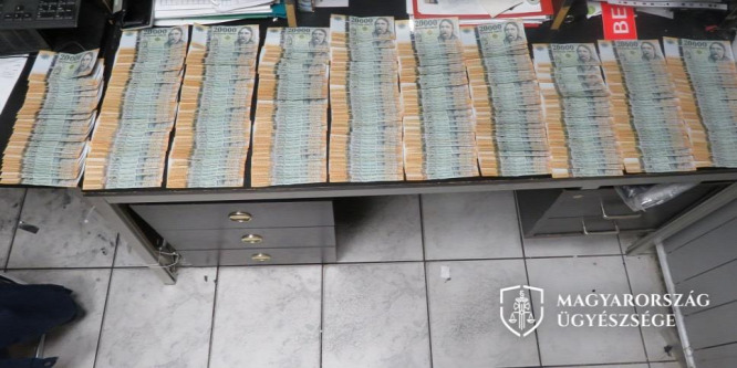 Milliókat lopott az egyik dolgozó egy siófoki benzinkútról