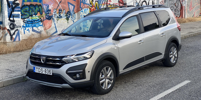Egy vadonatúj családi autó, ami meglepően kevés pénzből kihozható - Dacia Jogger ECO-G 100 Comfort teszt
