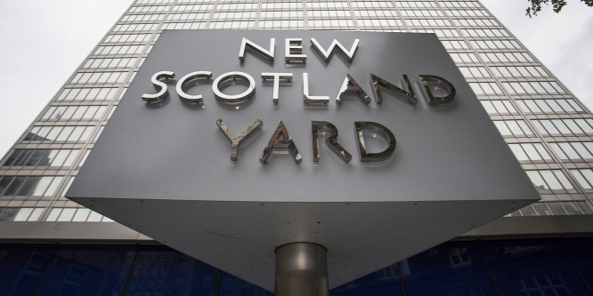 Halálra késeltek egy 89 éves nőt londoni otthonában