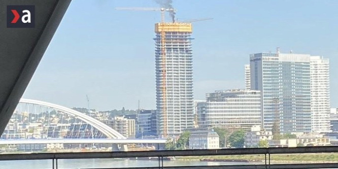 Kigyulladt Szlovákia legmagasabb épülete