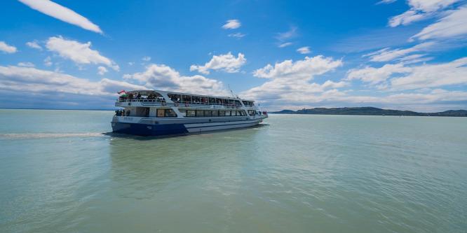Indul a hajózási főszezon a Balatonon, 4000-nél is több járattal