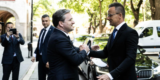 Szijjártó Péter: A migrációs nyomás új veszélyességi szintre lépett