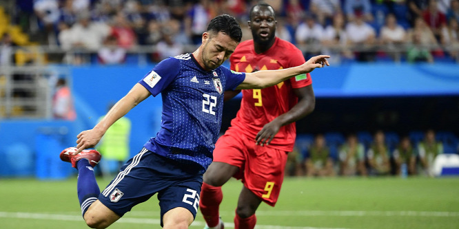 A japán válogatott kapitánya a Bundesligába feljutott Schalke 04-hez igazolt