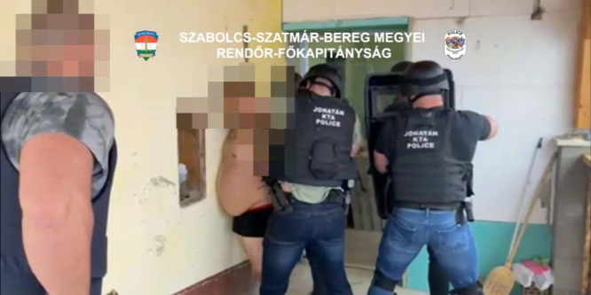 Félpucér dílerre csaptak le baktalórántházi lakásán - videó