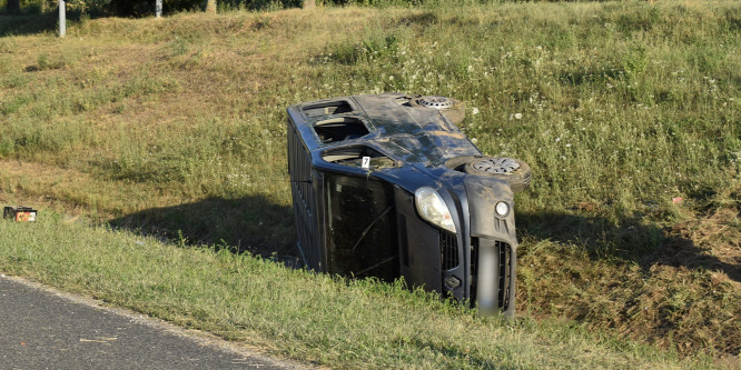 A nagymama szeme láttára halt meg a kilencéves Bence: a mikrobusz alá esett a kisfiú