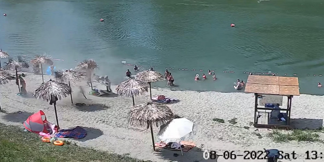 Forgószél csapott le a Tisza-parton strandolókra