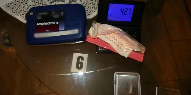 Dílerkedő élettársakat vettek őrizetbe a zalaegerszegi rendőrök