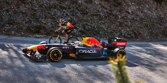 A belga sztárkerékpáros biciklijén gyakorolta a Red Bull a kerékcserét - videó