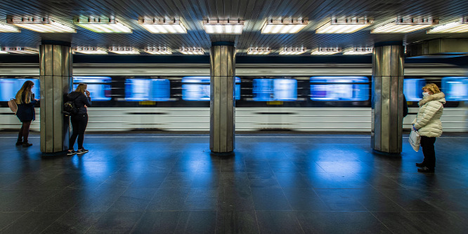 Ellenőrre támadt egy iráni migráns Budapesten