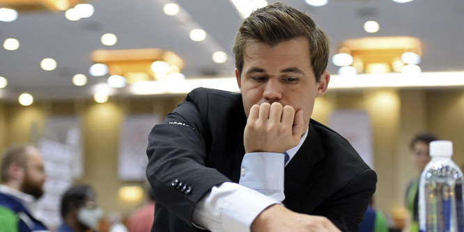 Magnus Carlsen legyzhetetlen, most villámsakkban lett világbajnok