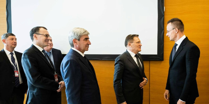 Az orosz Roszatom vezérigazgatójával tárgyalt Szijjártó Péter Bécsben