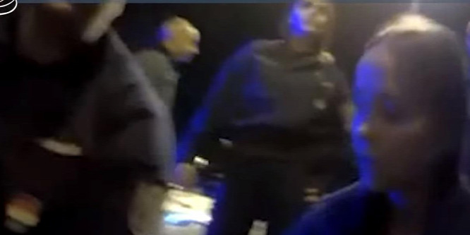 Drámai videó: a Margit hídon, a Duna felett lógó zokogó lány életét mentették meg a rendőrök