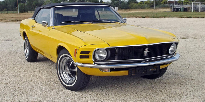 Minden amerikai ilyen autóra vágyott - Ford Mustang Convertible (1970) veteránteszt