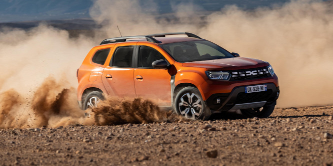 Ehhez képest semmi a kátyús aszfalt: afrikai kősivatagba indultunk a Dacia Dusterrel