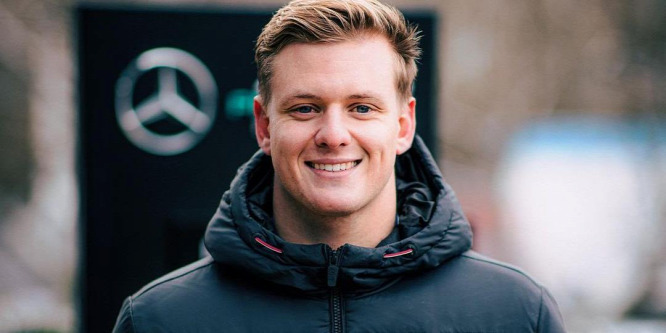 Nem akárkitől kapott elképesztő bókot, új csapat dobhat mentőövet Mick Schumachernek