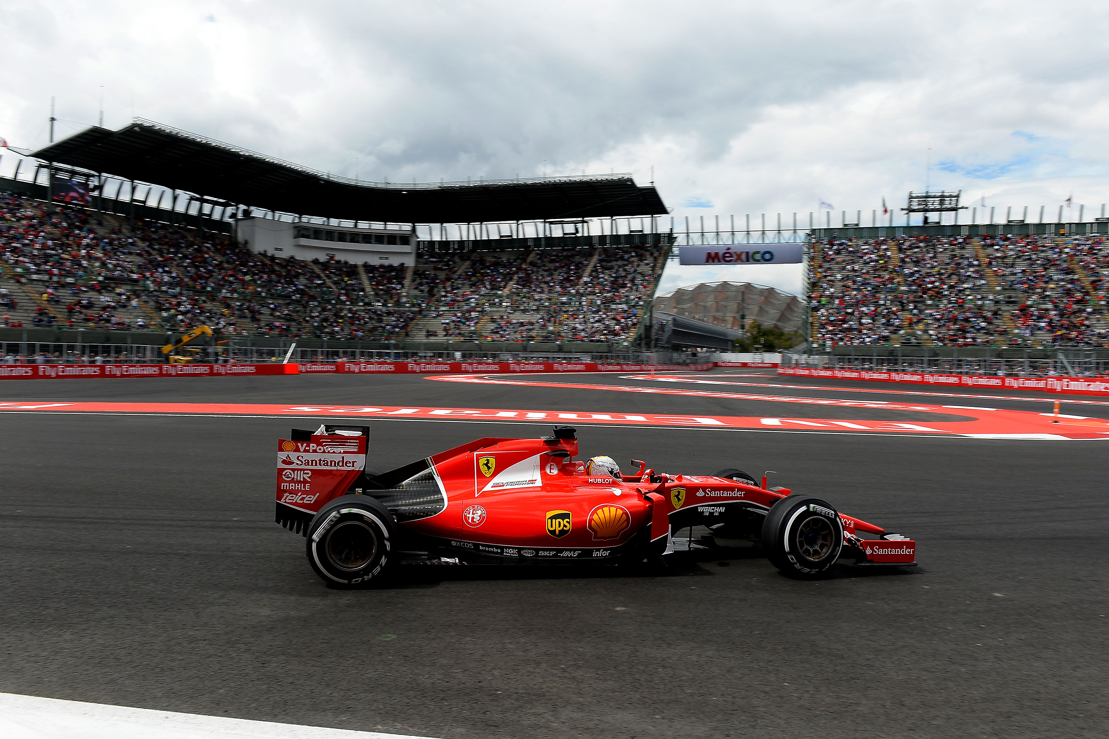 Vettel és a Red Bullok egyformán rendeltek gumikat Mexikóra