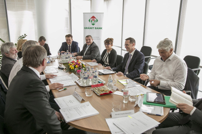 Tokeemelesrol Dontott A Granit Bank Kozgyulese