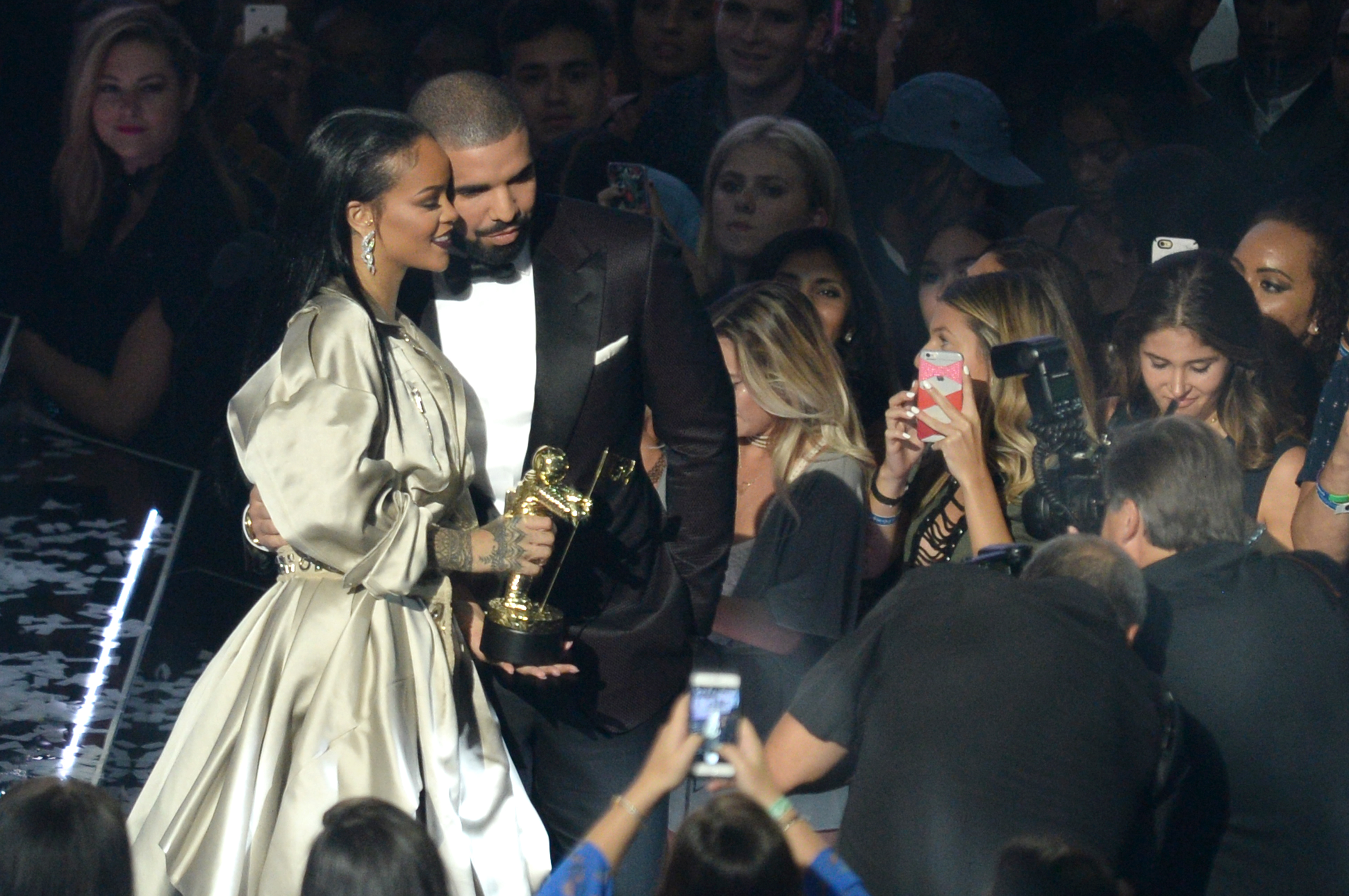Drake és rihanna újra randizik