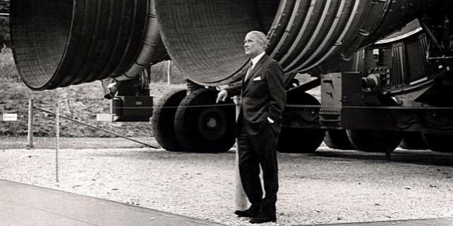 Forrás: https://www.origo.hu/tudomany/20171025-a-nemet-v-2-ballisztikus-raketa-volt-az-elso-eszkoz-ami-kijutott-a-vilagurbe.html