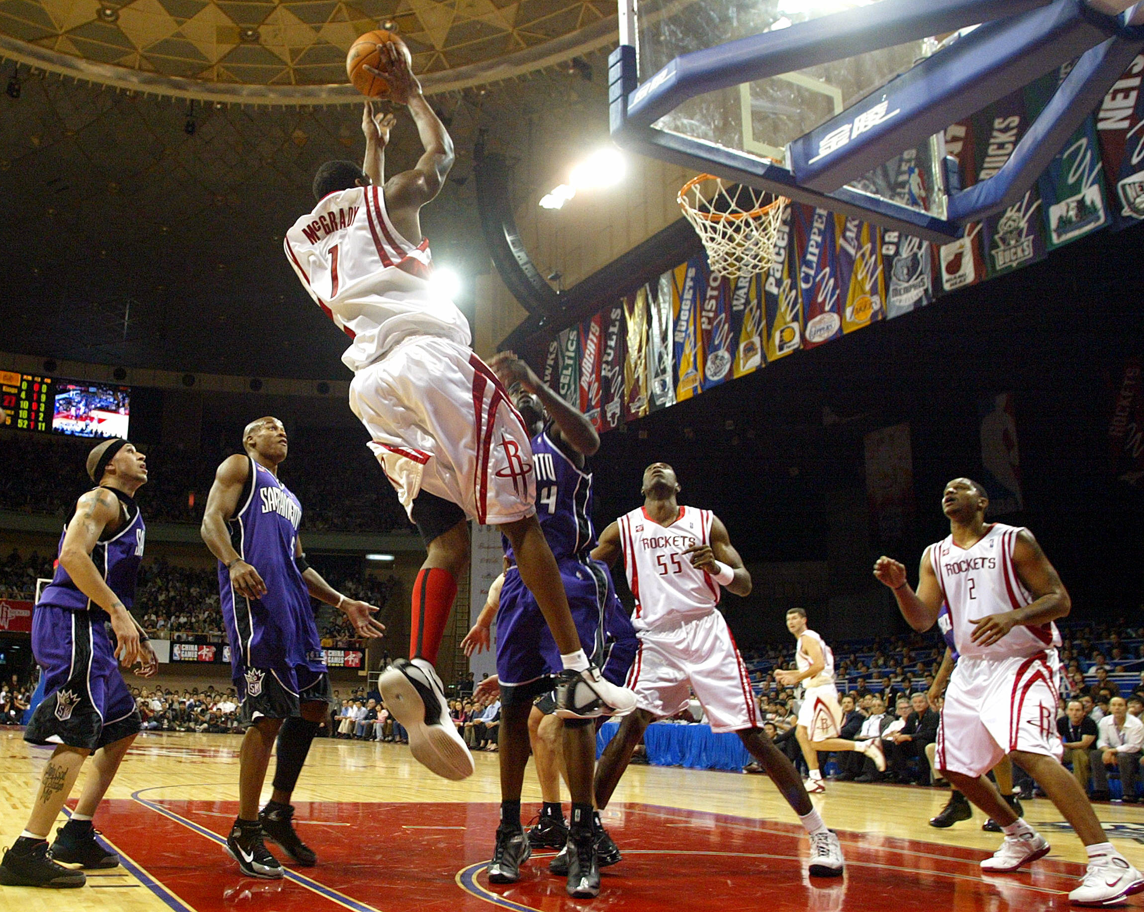 Mcgrady bő fél perc alatt egyedül verte meg a San Antonio Spurst