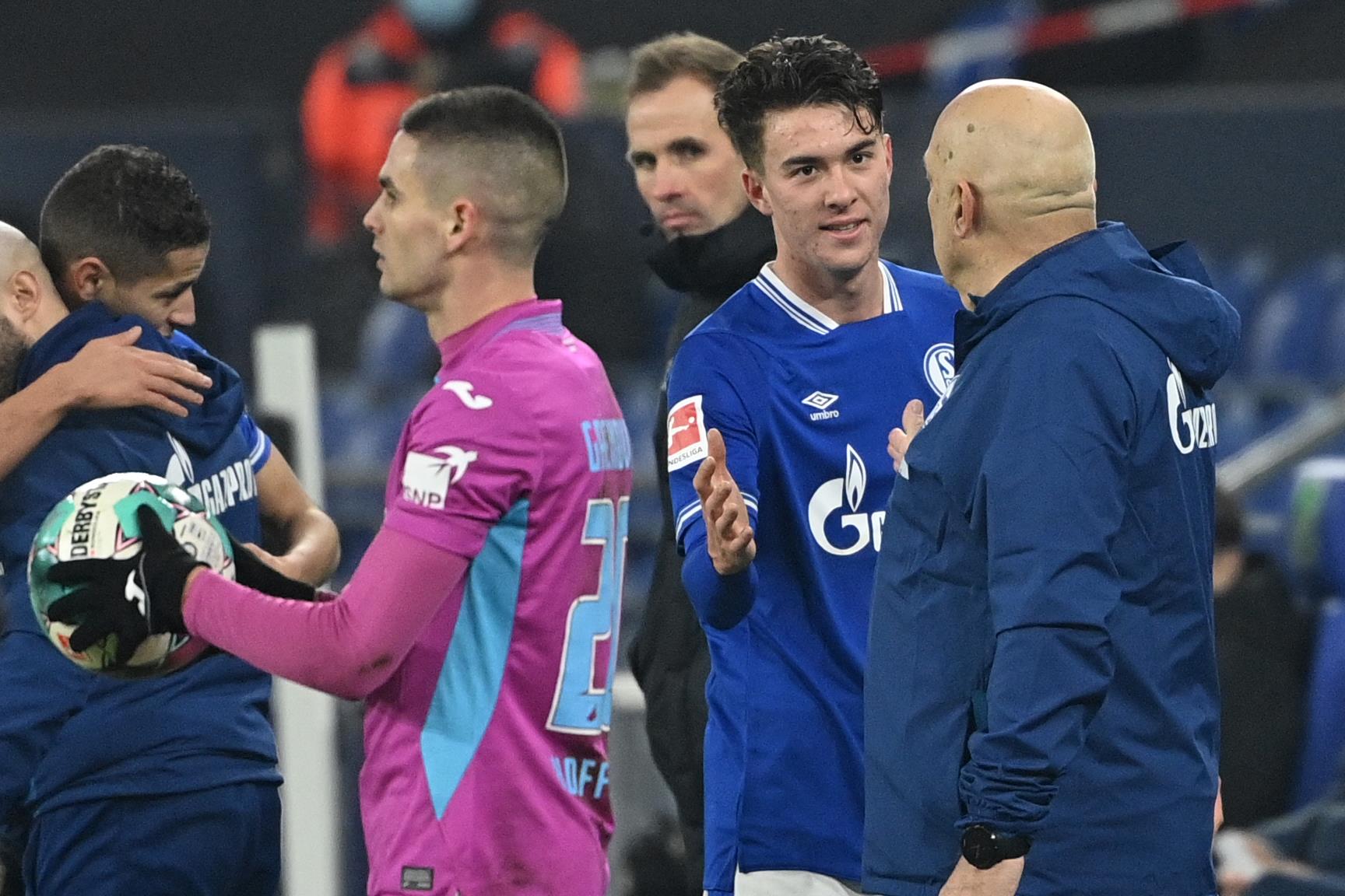 A négygólos siker ellenére szerencse is kellett a Schalke ...