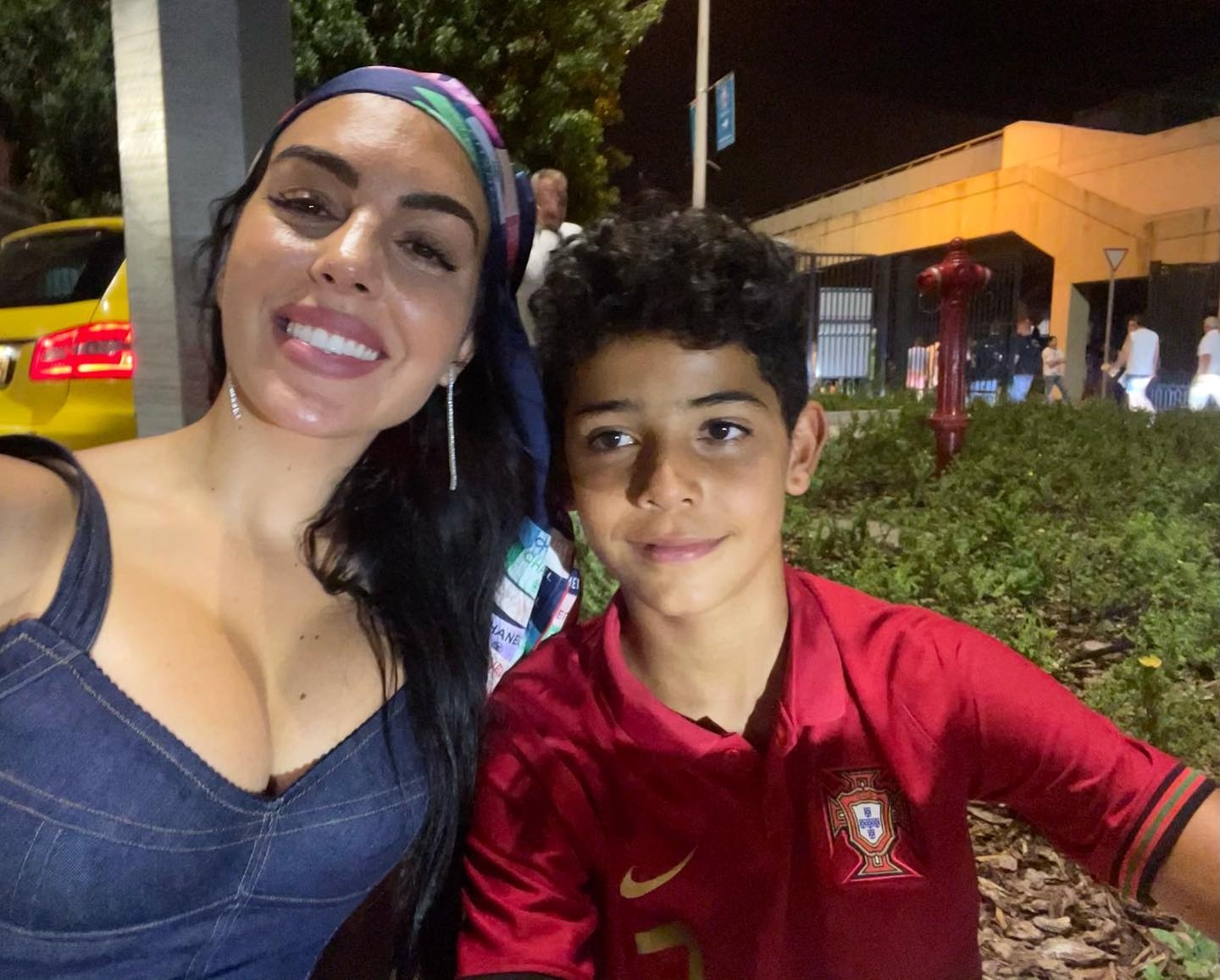 C. Ronaldo feleségét Budapesten fotózták le, nem egyedül látta a