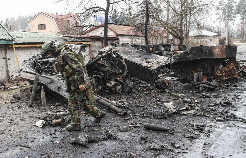 Szüntelenül bombázzák az oroszok az ukrán nagyvárosokat, totális rohamot készítenek elõ Szüntelenül bombázzák az oroszok az ukrán nagyvárosokat, totális rohamot készítenek elõ