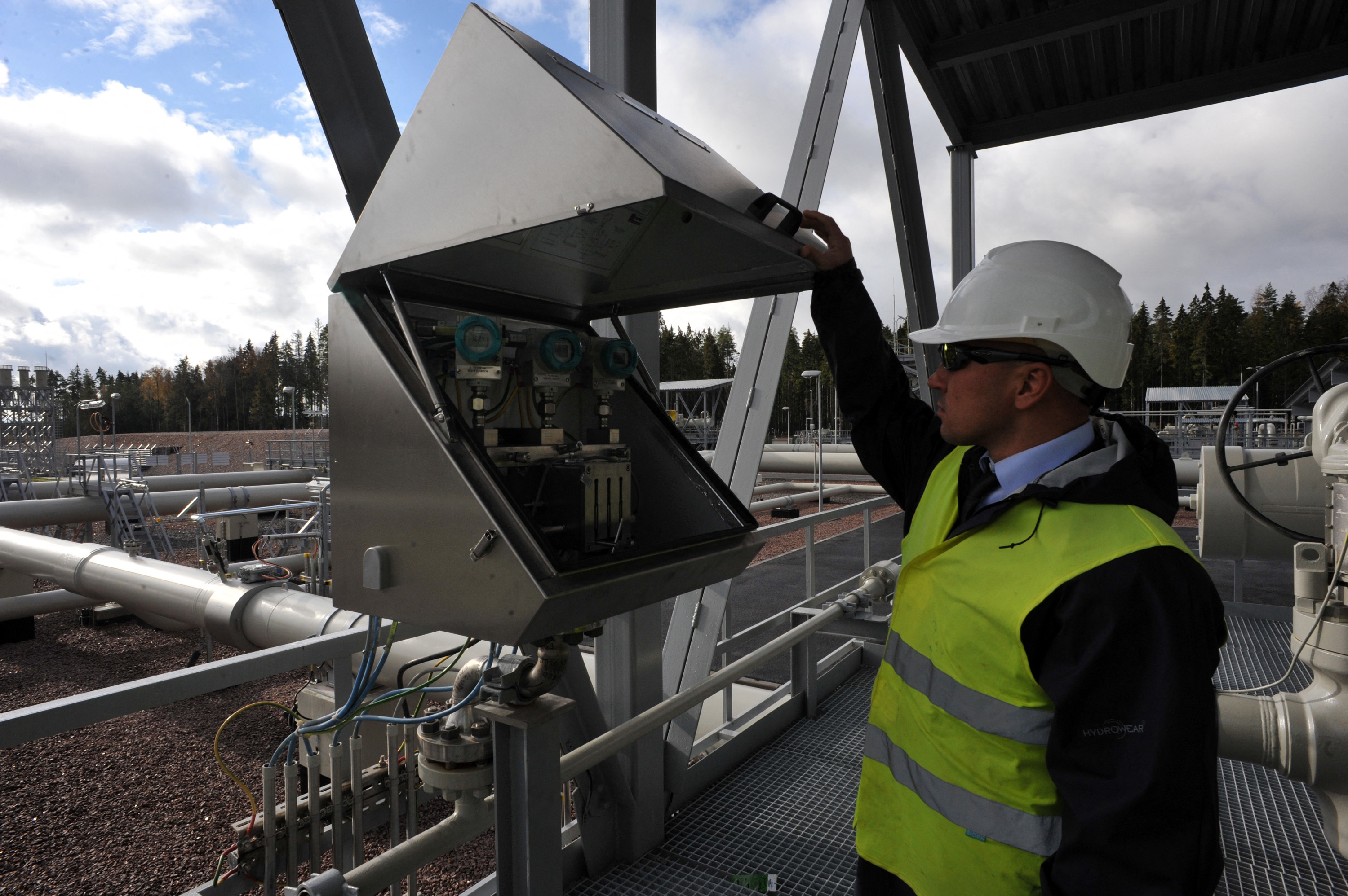 Катерпиллер складская техника. Оператор платформы. Производства вспененных изделий. Наклонный подъемник для инвалидов ptu-2. Оператор платформ подъемных.