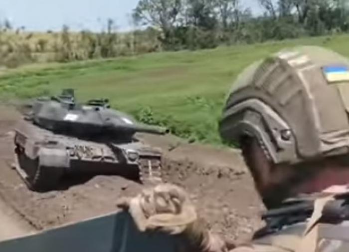 Összeomlott az ukrán hadsereg, menekülnek a katonák Összeomlott az ukrán hadsereg, menekülnek a katonák